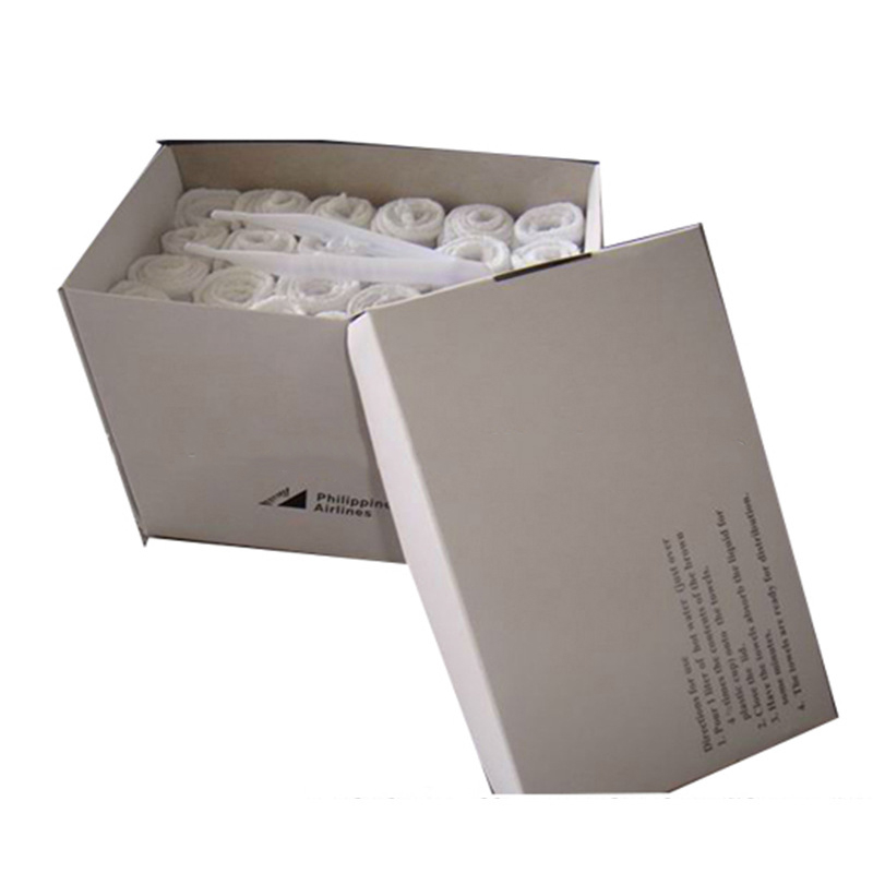Индивидуально упакованные рулонные полотенца в коробках для конкретных авиакомпаний